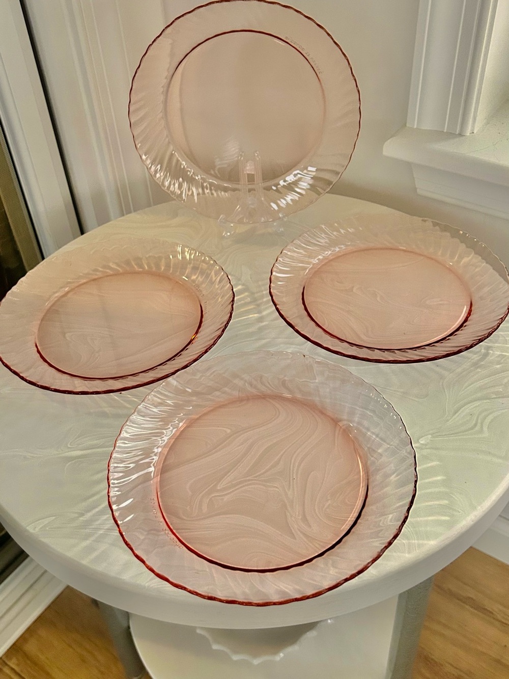 Vintage France Arcoroc Rosaline pink swirl Luncheon Plates  Set Of 4